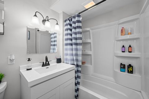 Tiny photo for 2951 Farnam Street, Davenport, IA 52803 (MLS # 12609581)