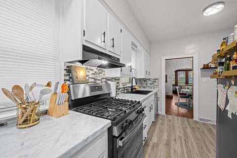 Tiny photo for 2951 Farnam Street, Davenport, IA 52803 (MLS # 12609581)