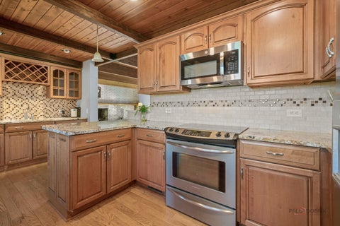 Tiny photo for 935 Sunrise Road, Green Oaks, IL 60048 (MLS # 12783972)