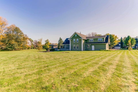 Tiny photo for 935 Sunrise Road, Green Oaks, IL 60048 (MLS # 12783972)