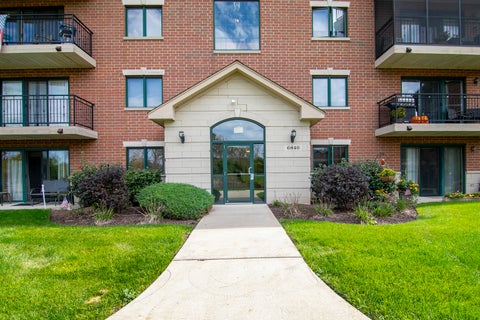 Tiny photo for 6840 W Winding Trail #301, Oak Forest, IL 60452 (MLS # 12782522)