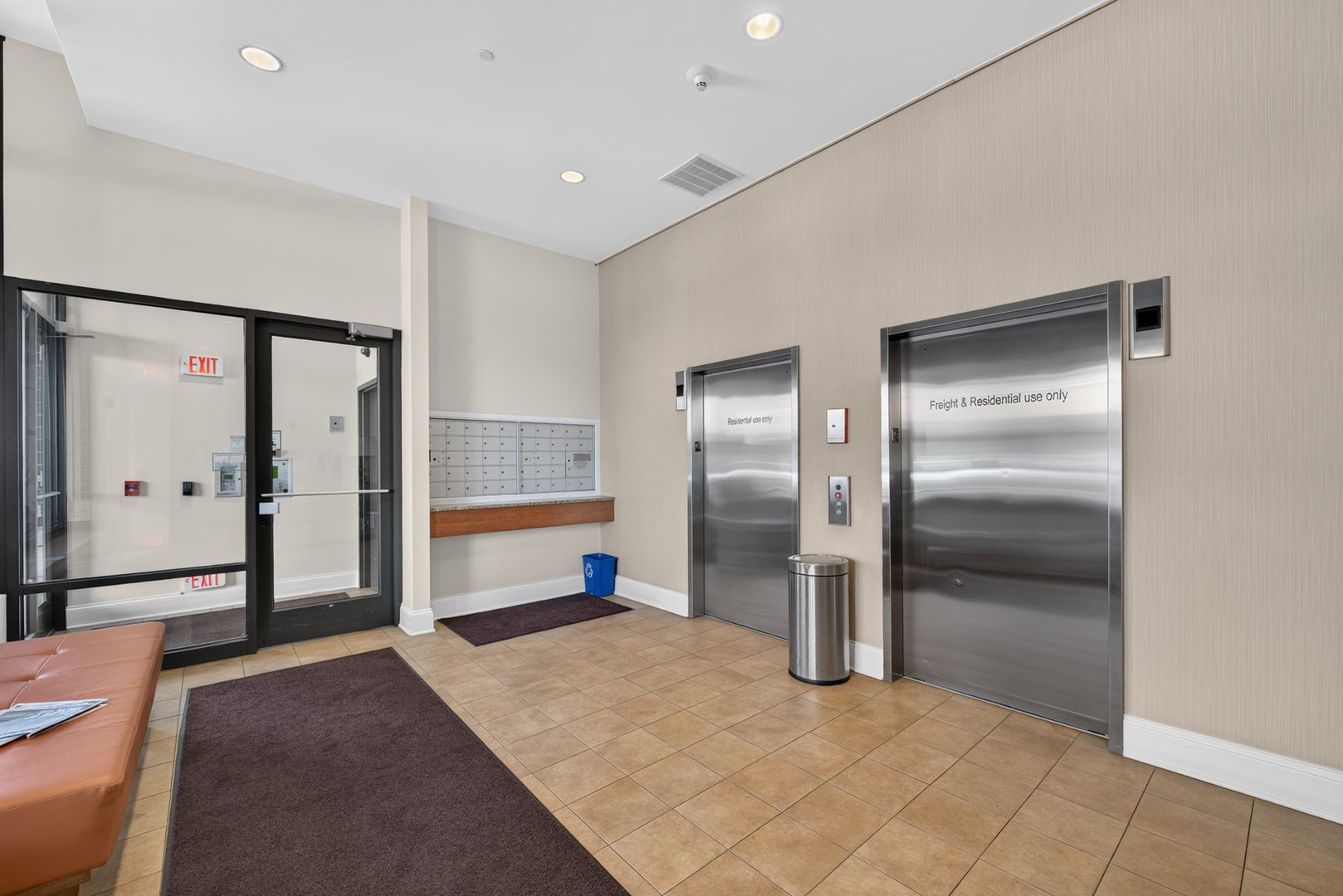 50 N Northwest Highway 204