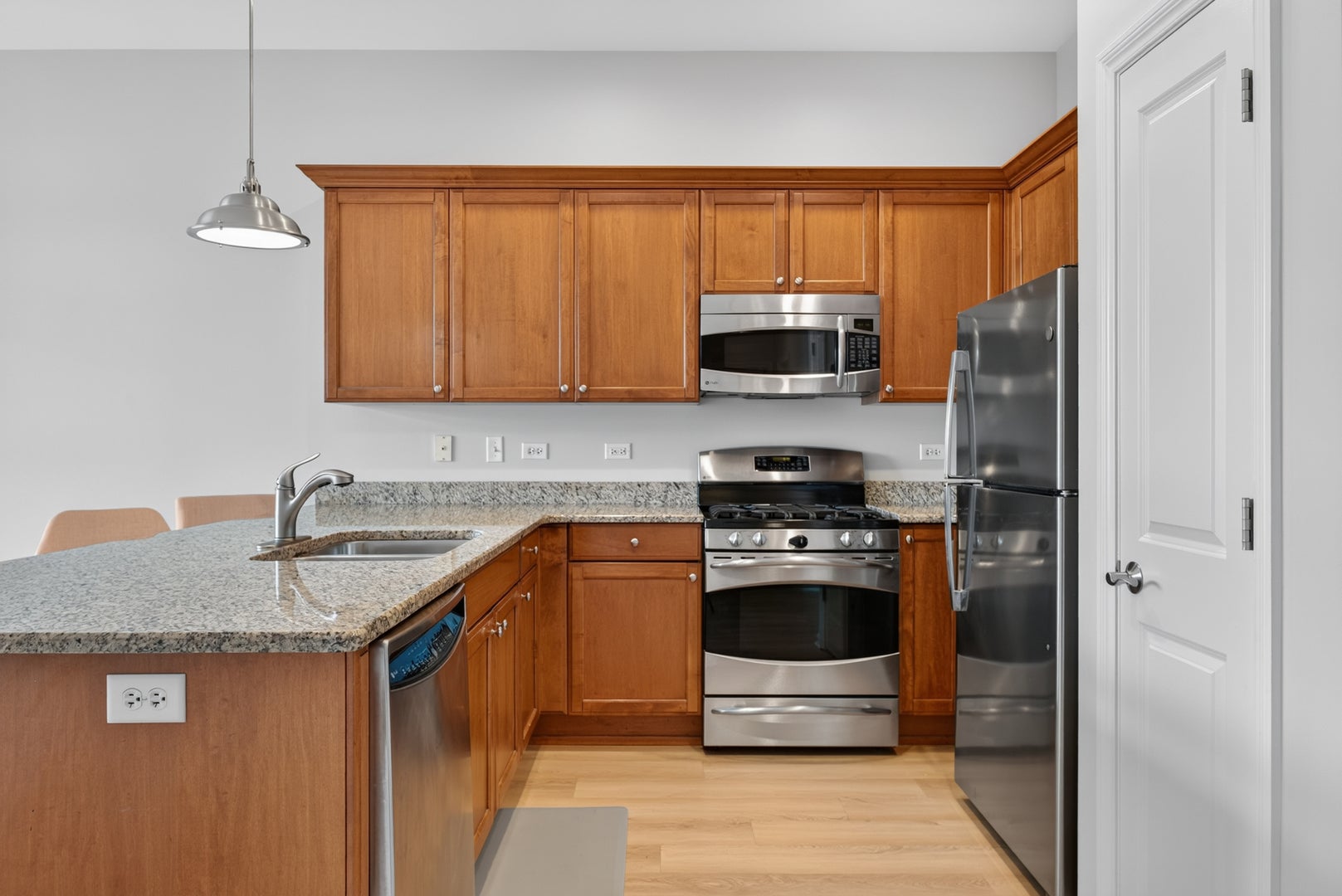 50 N Northwest Highway 204