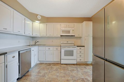 Tiny photo for 1501 Woodbridge Road #3E, Joliet, IL 60436 (MLS # 12411430)
