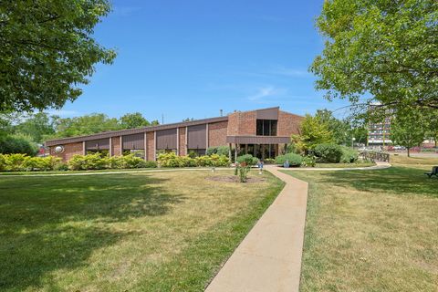 Tiny photo for 1501 Woodbridge Road #3E, Joliet, IL 60436 (MLS # 12411430)