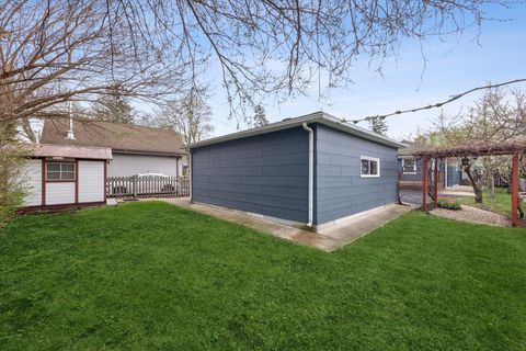 Tiny photo for 123 E Columbia Avenue, Elmhurst, IL 60126 (MLS # 12615283)