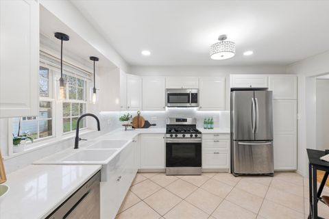 Tiny photo for 123 E Columbia Avenue, Elmhurst, IL 60126 (MLS # 12615283)