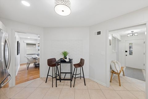 Tiny photo for 123 E Columbia Avenue, Elmhurst, IL 60126 (MLS # 12615283)