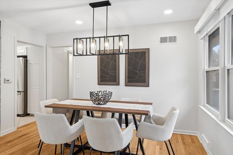 Tiny photo for 123 E Columbia Avenue, Elmhurst, IL 60126 (MLS # 12615283)