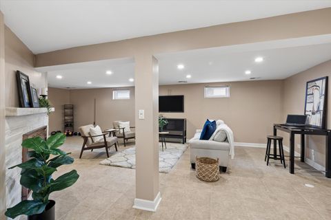 Tiny photo for 123 E Columbia Avenue, Elmhurst, IL 60126 (MLS # 12615283)