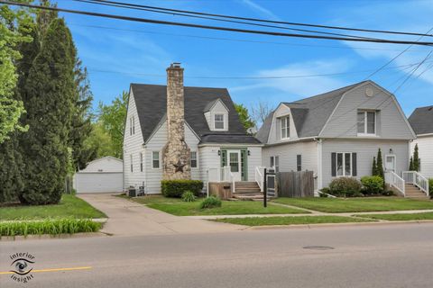 Photo of 617 Dekalb Avenue, Sycamore, IL 60178 (MLS # 12619594)