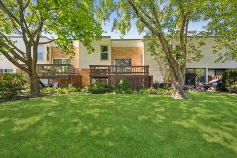 Tiny photo for 363 CEDAR TREE Court #363, Hoffman Estates, IL 60169 (MLS # 12669105)