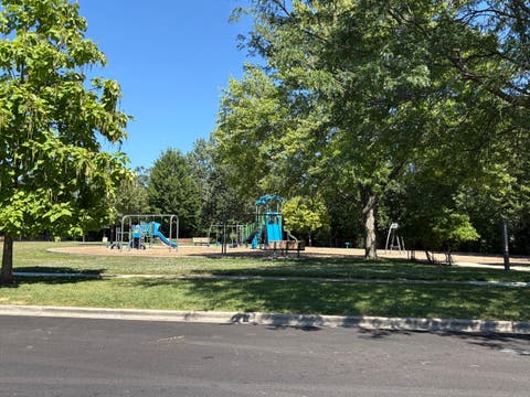 Tiny photo for 363 CEDAR TREE Court #363, Hoffman Estates, IL 60169 (MLS # 12669105)
