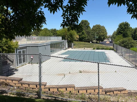 Tiny photo for 363 CEDAR TREE Court #363, Hoffman Estates, IL 60169 (MLS # 12669105)