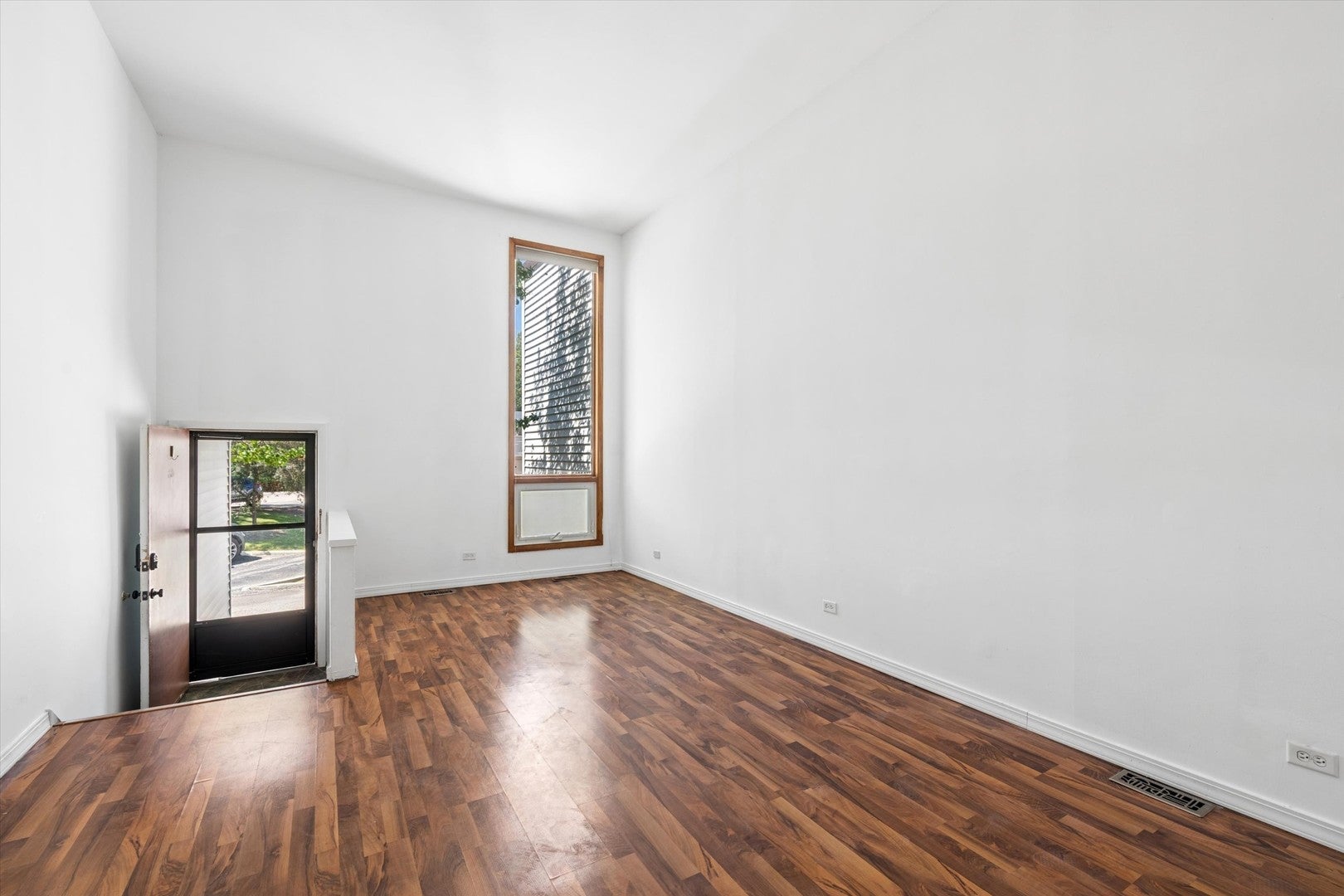 363 CEDAR TREE Court 363
