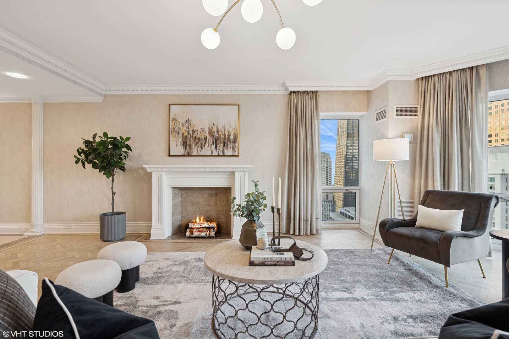 100 E Huron Street 2904