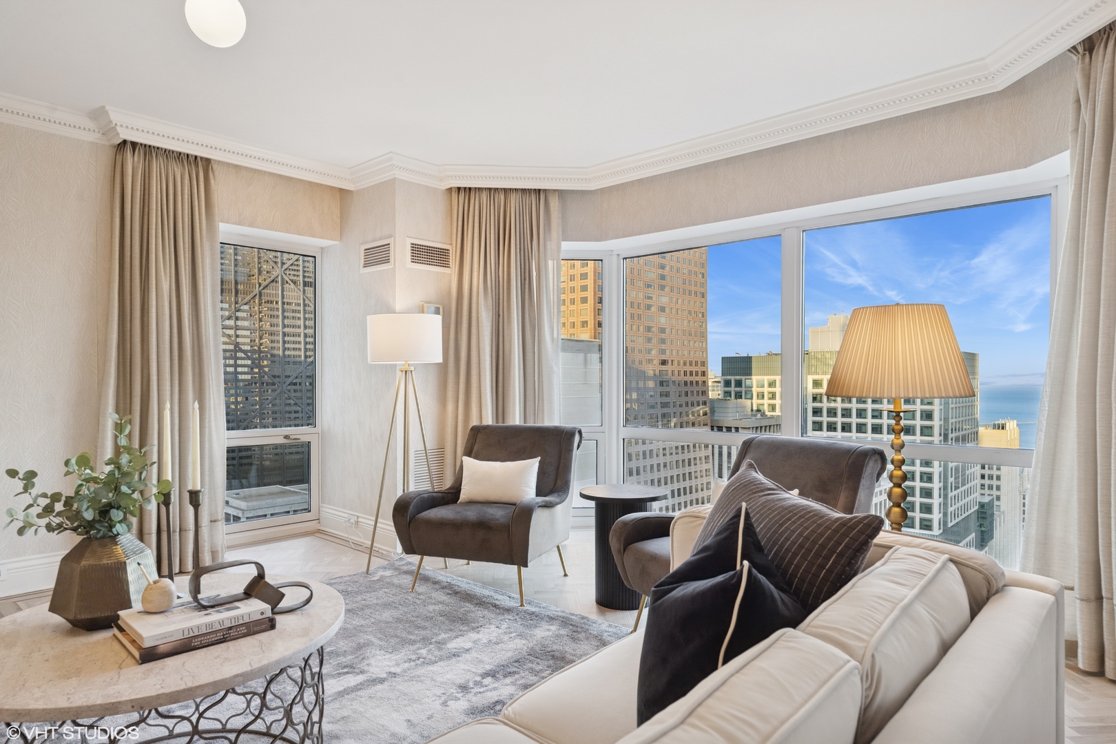 100 E Huron Street 2904