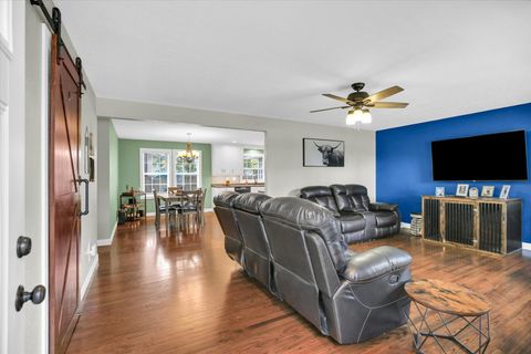 Tiny photo for 333 E Orchard Avenue, Atwood, IL 61913 (MLS # 12484001)