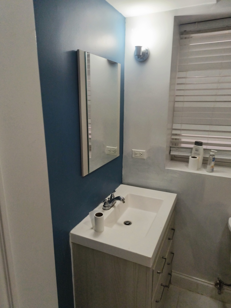 5610 N Glenwood Avenue