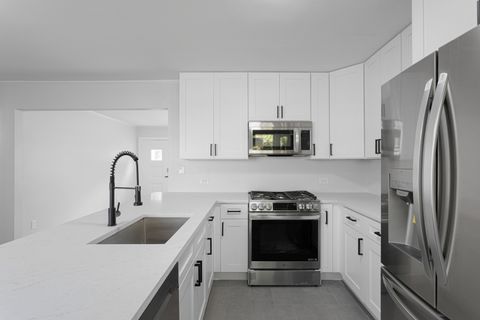 Tiny photo for 606 Longfellow Avenue, Deerfield, IL 60015 (MLS # 12488461)