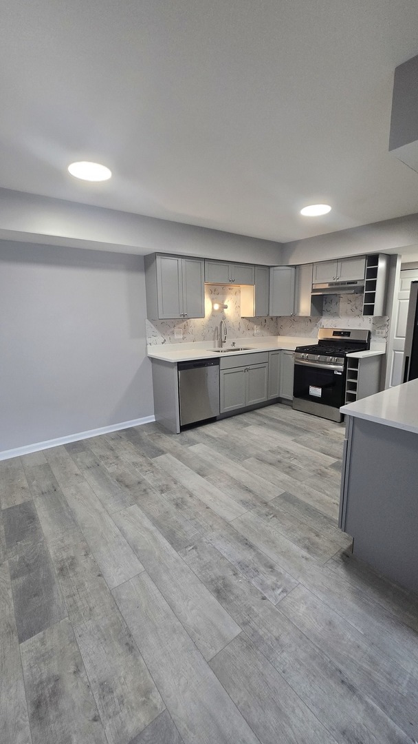 1688 Queensbury Circle 0