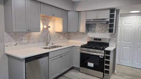 Tiny photo for 1688 Queensbury Circle #0, Hoffman Estates, IL 60169 (MLS # 12695380)