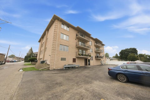 Tiny photo for 9514 S Kilbourn Avenue #1D, Oak Lawn, IL 60453 (MLS # 12644801)
