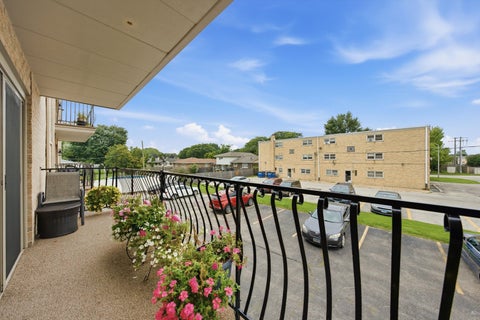 Tiny photo for 9514 S Kilbourn Avenue #1D, Oak Lawn, IL 60453 (MLS # 12644801)