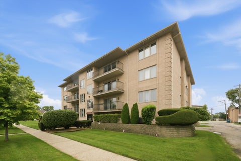 Tiny photo for 9514 S Kilbourn Avenue #1D, Oak Lawn, IL 60453 (MLS # 12644801)