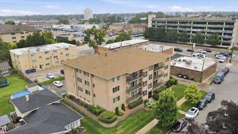 Tiny photo for 9514 S Kilbourn Avenue #1D, Oak Lawn, IL 60453 (MLS # 12644801)