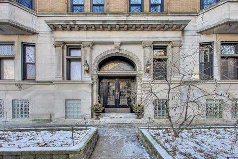 613 W Barry Avenue 4W Chicago IL 60657