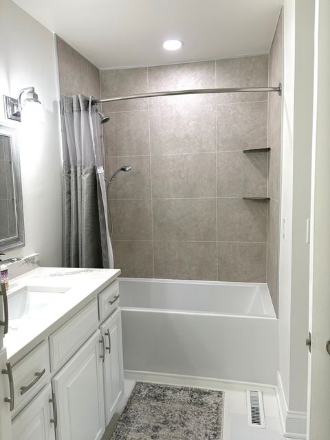 Tiny photo for 5702 S Park Avenue, Hinsdale, IL 60521 (MLS # 12129039)