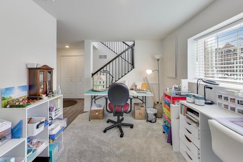 Tiny photo for 709 Neubauer Circle, Lindenhurst, IL 60046 (MLS # 12549736)