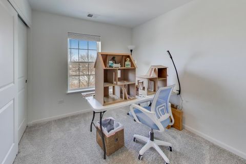 Tiny photo for 709 Neubauer Circle, Lindenhurst, IL 60046 (MLS # 12549736)