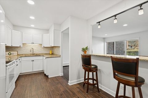 Tiny photo for 3913 Saratoga Avenue #G105, Downers Grove, IL 60515 (MLS # 12583795)