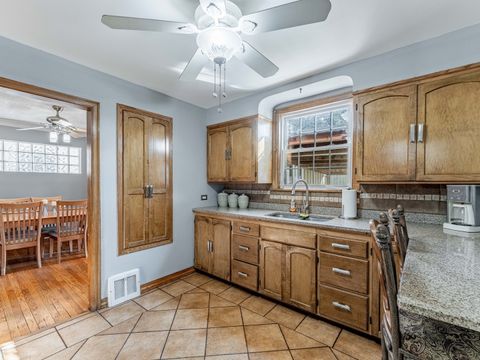 Tiny photo for 3519 Ridgeland Avenue, Berwyn, IL 60402 (MLS # 12614157)