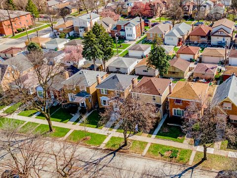 Tiny photo for 3519 Ridgeland Avenue, Berwyn, IL 60402 (MLS # 12614157)