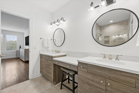 Tiny photo for 5531 Barton Lane, Hinsdale, IL 60521 (MLS # 12671348)