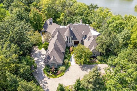 A home in Burr Ridge