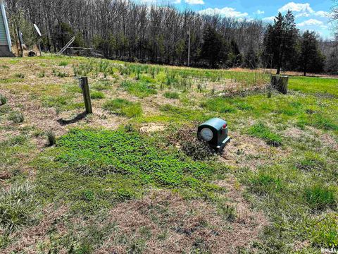 Tiny photo for 1925 MURPHY Road, Creal Springs, IL 62922 (MLS # EB459169)