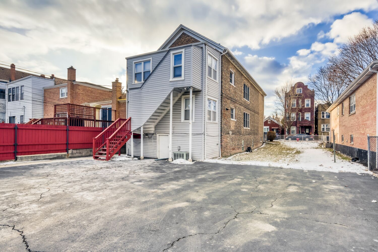 3331 S Emerald Avenue