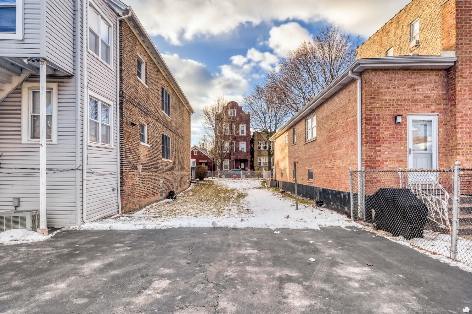 3331 S Emerald Avenue