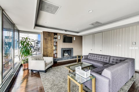 Tiny photo for 201 E Chestnut Street #3A, Chicago, IL 60611 (MLS # 12723142)