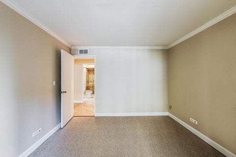 Tiny photo for 201 E Chestnut Street #3A, Chicago, IL 60611 (MLS # 12723142)