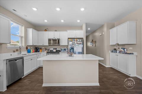 Tiny photo for 910 Darwin Street, North Aurora, IL 60542 (MLS # 12710189)