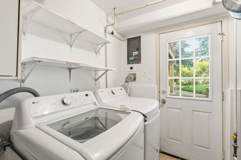 Tiny photo for 933 W Gilbert Avenue, Palatine, IL 60067 (MLS # 12686636)