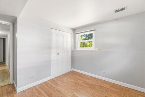 Tiny photo for 933 W Gilbert Avenue, Palatine, IL 60067 (MLS # 12686636)