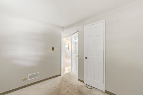 Tiny photo for 933 W Gilbert Avenue, Palatine, IL 60067 (MLS # 12686636)