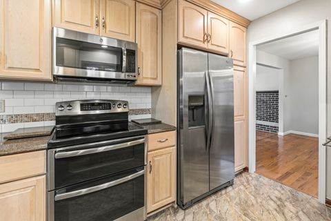 Tiny photo for 933 W Gilbert Avenue, Palatine, IL 60067 (MLS # 12686636)