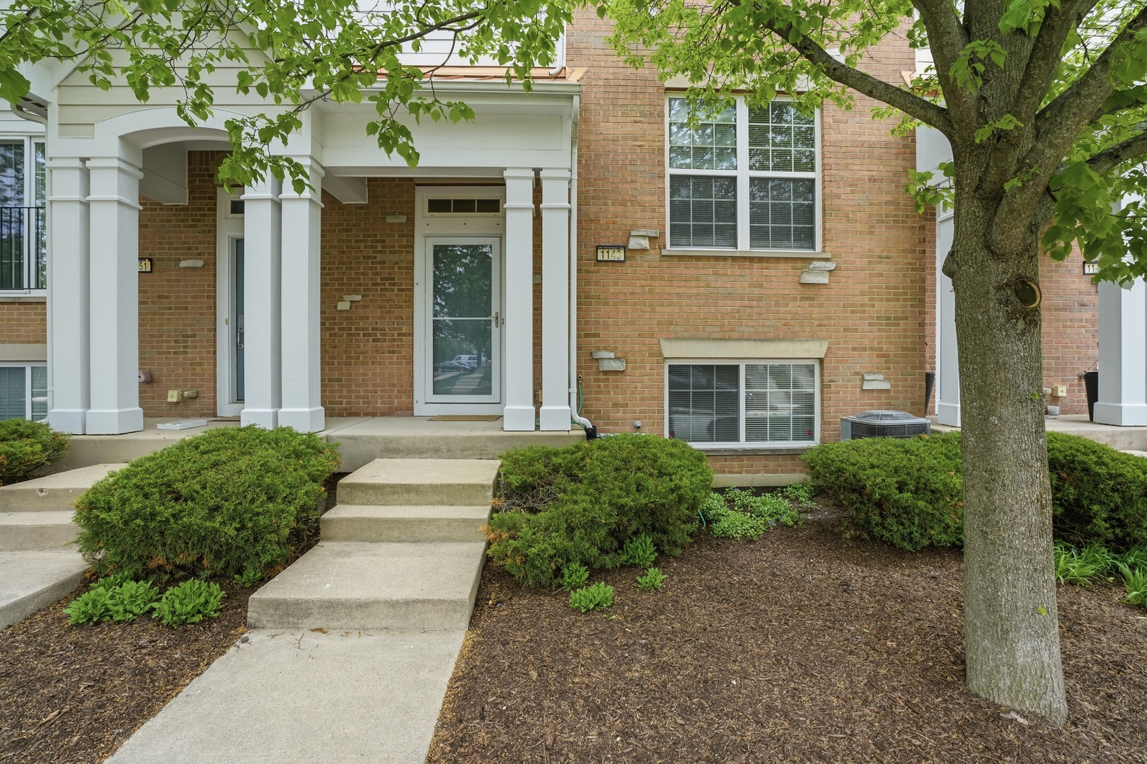 1149 Chelsea Drive - Photo 2